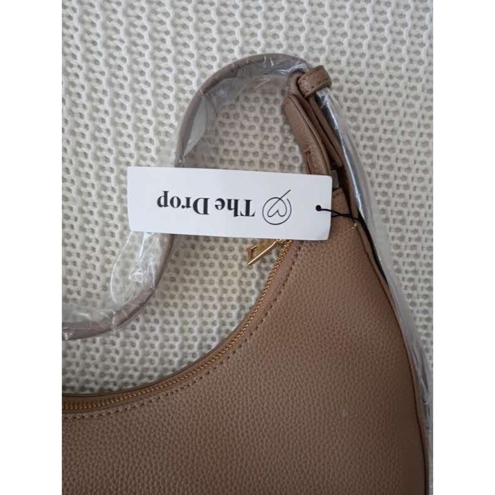 NWT The Drop Avalon Small Shoulder Bag Tan Pebble Faux Leather Crescent Hobo Bag - Picture 5 of 6